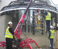 URW-094 working with a Hydraulica 900C curved glass lifter
